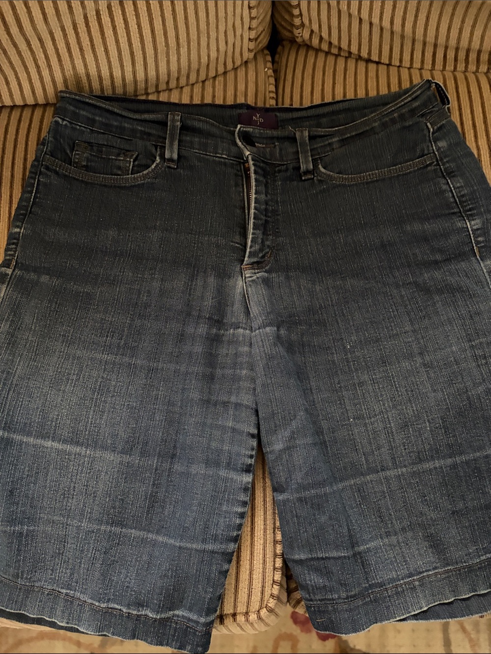 NYDJ denim comfy shorts! Size 6